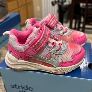 Stride Rite Toddler Girls Pink Sneakers Size 5.5 WIDE